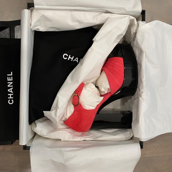 CHANEL Mary Janes Platform Heels, Dark Pink & Black - Retail $1300, NIB - Picture 6 of 13